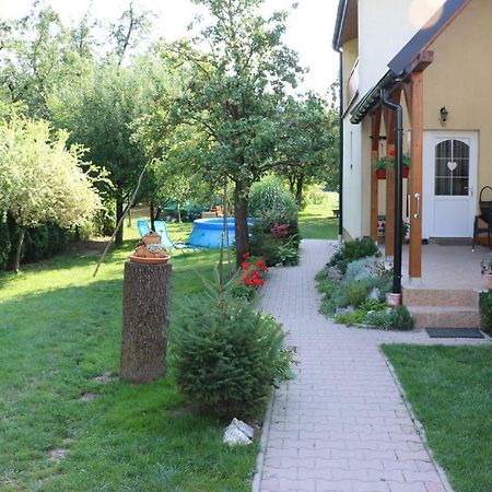 Privat Cerenica Apartment Belusa Exterior photo